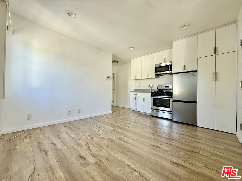 402 Pacific Street #6