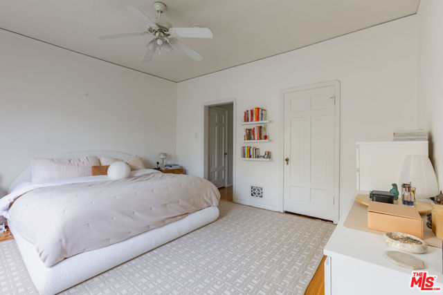 9660 W Olympic Boulevard, Beverly Hills CA: https://media.crmls.org/mediaz/f1035ddb-fa3b-40da-a0e7-f1f37c773f09.jpg