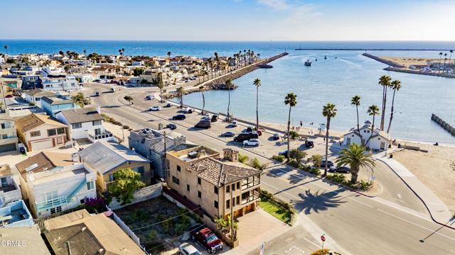 268 Sunset Drive, Oxnard CA: https://media.crmls.org/mediaz/f10393eb-ed31-489d-b36a-c4b0a83734d4.jpg