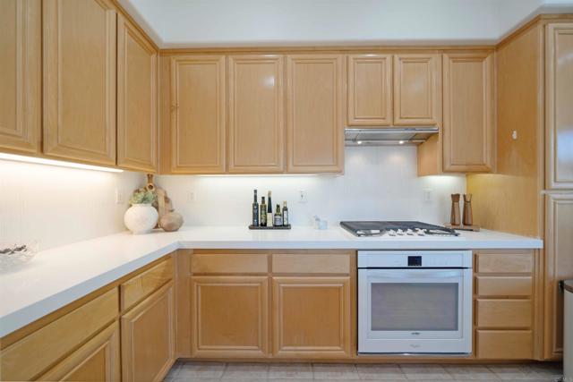771 Dry Creek Drive, Chula Vista CA: https://media.crmls.org/mediaz/f103b9ea-0479-4d80-8d17-7780951e4958.jpg