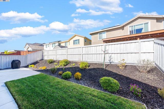 Image 23 of 26 For 5244 Comfrey St
