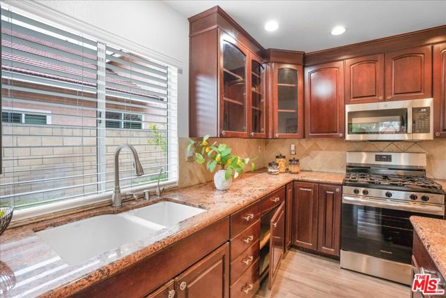 12084 London Grove Court, Moorpark CA: https://media.crmls.org/mediaz/f1052012-18e4-4919-8ef7-1e97e2977912.jpg