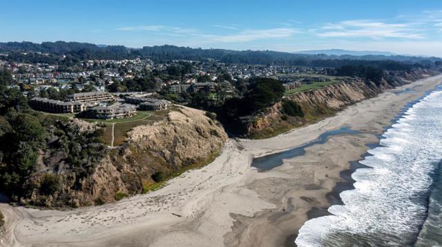 450 Seascape Resort Drive, Aptos CA: https://media.crmls.org/mediaz/f105f737-154f-429f-bd9a-d89c267c9306.jpg