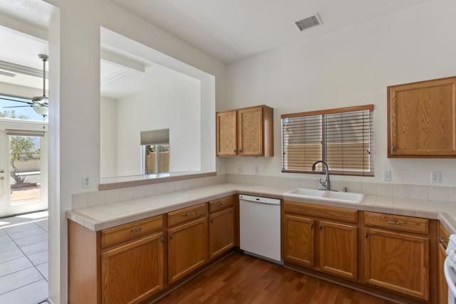 9490 West Drive, Desert Hot Springs CA: https://media.crmls.org/mediaz/f106439a-797b-4a9f-9576-e13f2643c378.jpg