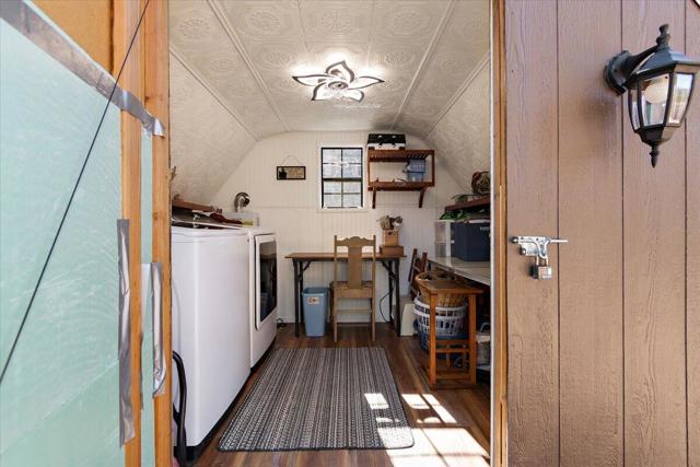 40123 Hillcrest Drive, Big Bear CA: https://media.crmls.org/mediaz/f10650b9-3dce-429e-b07f-871ea61ba22b.jpg