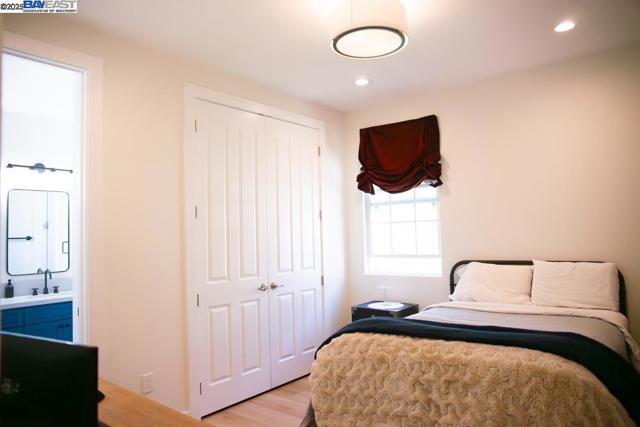 4719 Malayan, San Ramon CA: https://media.crmls.org/mediaz/f106a449-45ef-460b-bce8-8fc0b82a401a.jpg