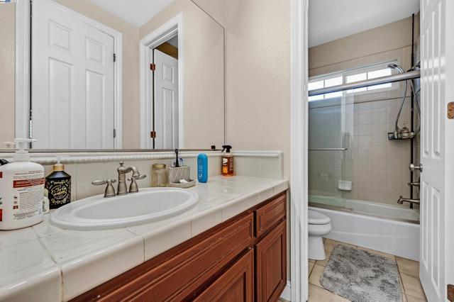 6013 Kingsmill Ter, Dublin CA: https://media.crmls.org/mediaz/f107b1be-83aa-427d-9c5d-dd7c5f7cddc9.jpg