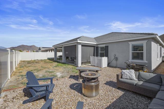28382 Hopscotch dr,  CA: https://media.crmls.org/mediaz/f107e130-0447-4a46-adc2-c81a7ba66c3e.jpg