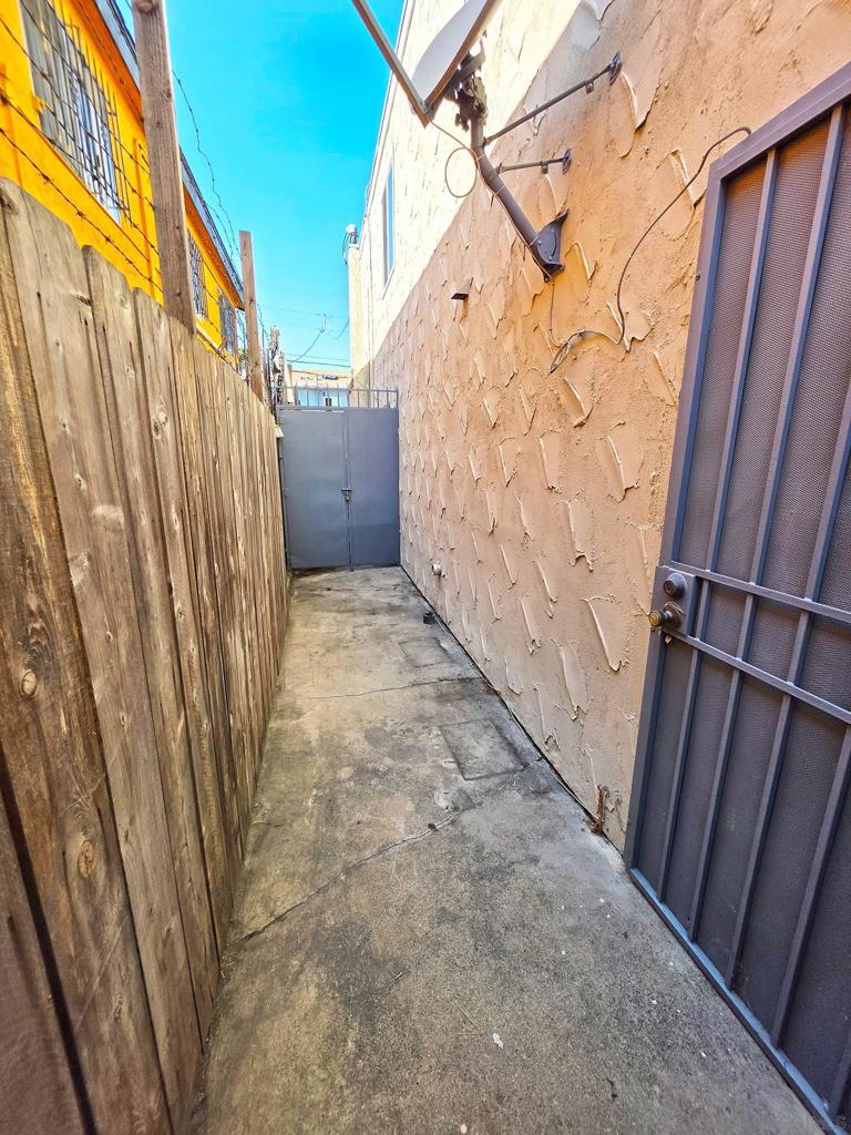 4056 Van Dyke Ave - photo 11