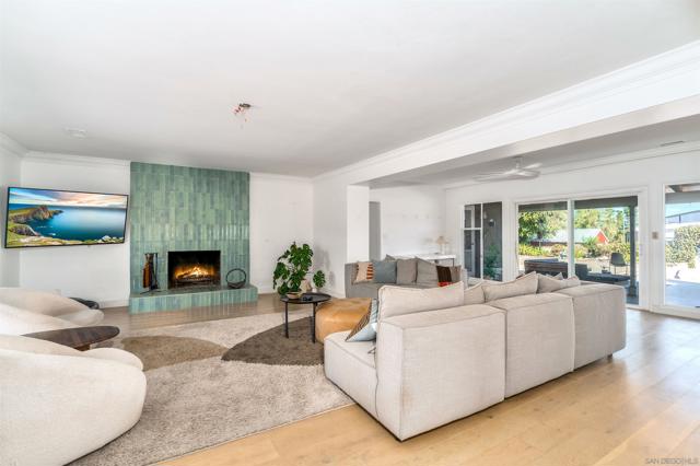 Image 7 of 73 For 9226 Briercrest Dr