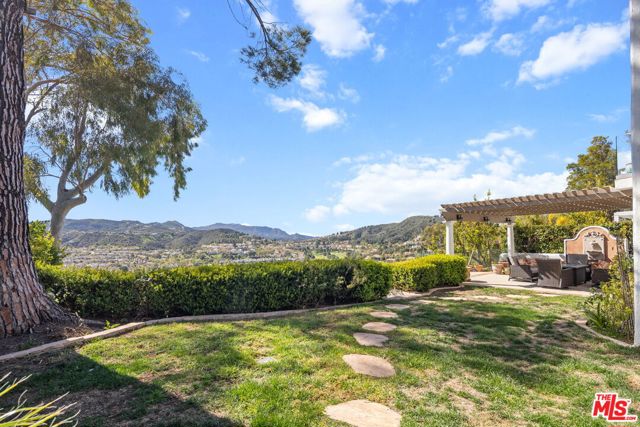 24464 Park Granada, Calabasas CA: https://media.crmls.org/mediaz/f109919c-98ab-4643-8f46-0e249a141dcb.jpg