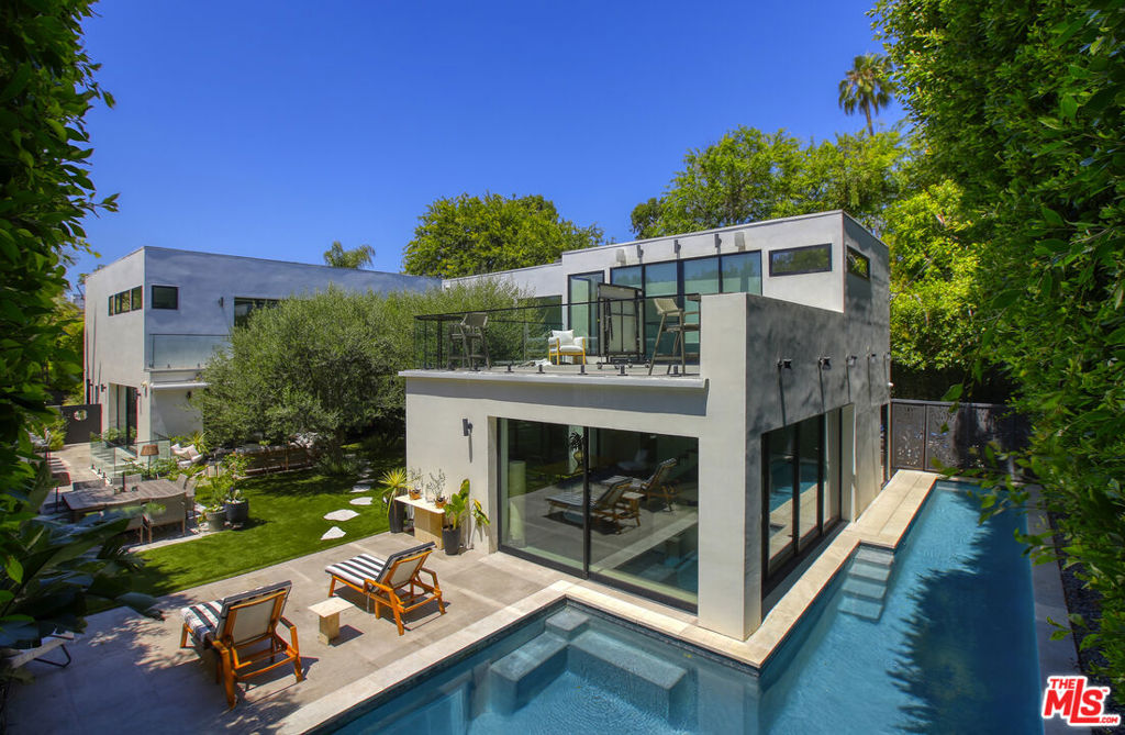 810 N Orlando Avenue — Modern