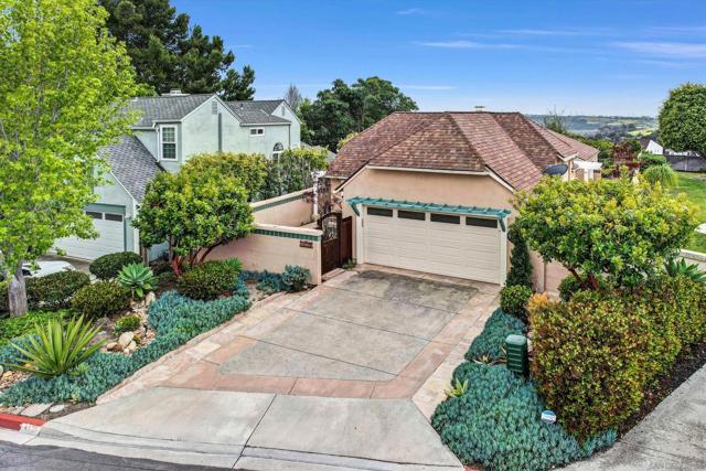 4459 Dorchester Pl, Carlsbad CA: https://media.crmls.org/mediaz/f10ba4a3-f422-485c-a5fa-26fea7163252.jpg
