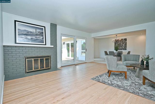 Image 3 of 48 For 342 Fenway Dr