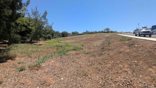 678 Hamilton, Escondido CA: https://media.crmls.org/mediaz/f10bda47-0208-4461-b4d1-c83a6f2f0f26.jpg