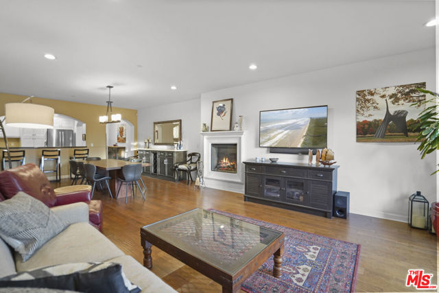 13308 Valleyheart Drive, Sherman Oaks CA: https://media.crmls.org/mediaz/f10cb90a-2ee6-48d6-aa01-f7c869607e65.jpg
