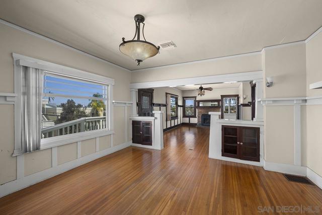 1821 25 Cypress Ave, San Diego CA: https://media.crmls.org/mediaz/f10cd181-b3af-4e59-bd8d-c22f516c7f1a.jpg