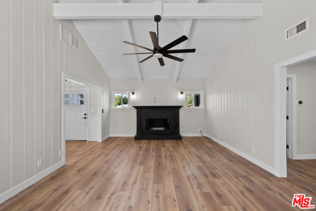 5656 Penfield Avenue, Woodland Hills CA: https://media.crmls.org/mediaz/f10dc961-b966-4516-9025-441dfa4f4551.jpg