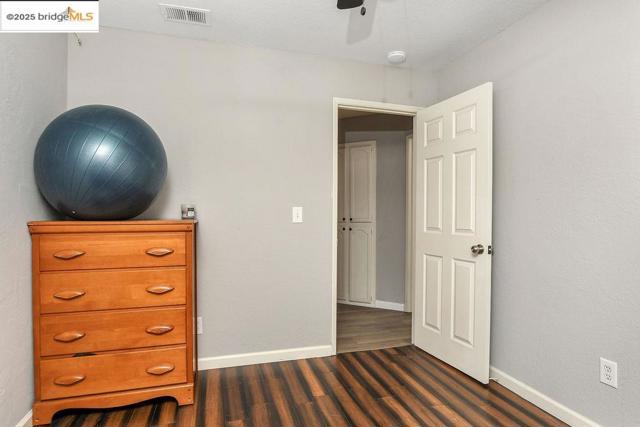 4866 Vinewood Way, Antioch CA: https://media.crmls.org/mediaz/f10ecc7d-0a16-41bc-be0d-768462812ce1.jpg