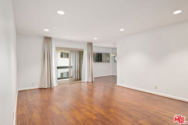4732 Park Granada, Calabasas CA: https://media.crmls.org/mediaz/f10f1fa6-a326-45c9-b1a8-eb9a97c30b75.jpg