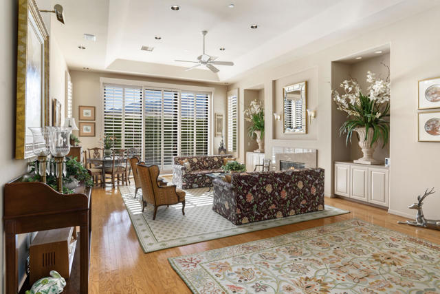 900 Dogwood Circle E, Palm Springs, CA 92264