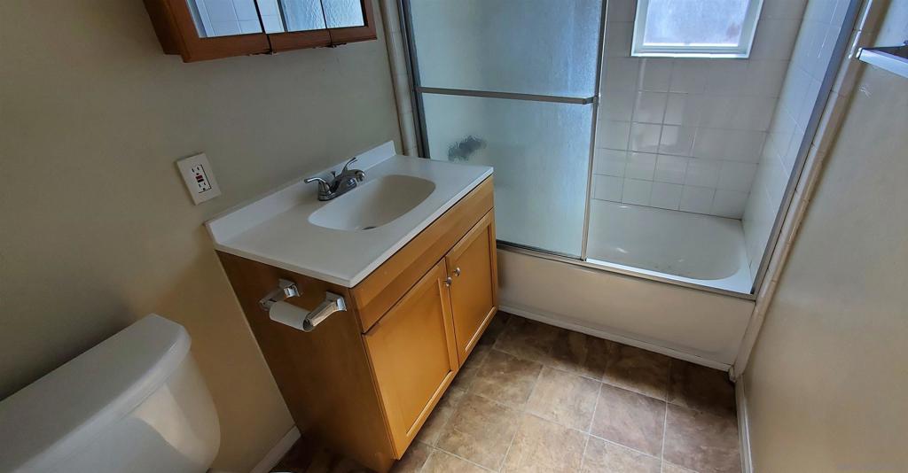 MLS #250026772SD img 19