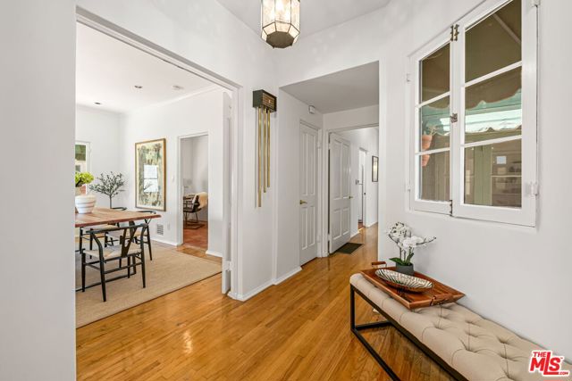 10815 Rochester Avenue, Los Angeles CA: https://media.crmls.org/mediaz/f10ffbf1-95e9-4b03-bd28-762f1ff5a23d.jpg