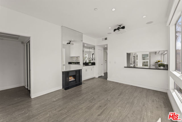 1932 Selby Avenue, Los Angeles CA: https://media.crmls.org/mediaz/f1113af0-d6df-413a-98dd-695df3ee1072.jpg