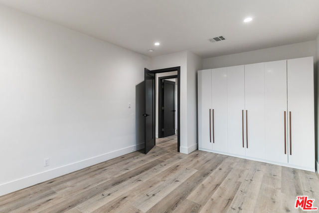 8335 GLADBECK Avenue, Northridge CA: https://media.crmls.org/mediaz/f1117646-7bd7-495b-a4e1-67c5ea153792.jpg