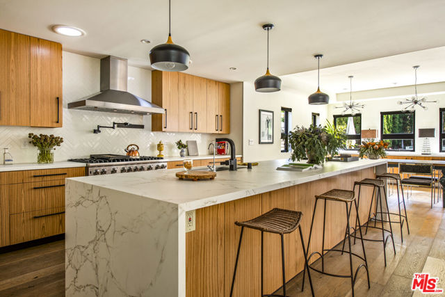 2656 32nd Street, Santa Monica CA: https://media.crmls.org/mediaz/f1127c7c-2f26-4899-ab0c-22b4c2ddaa1a.jpg