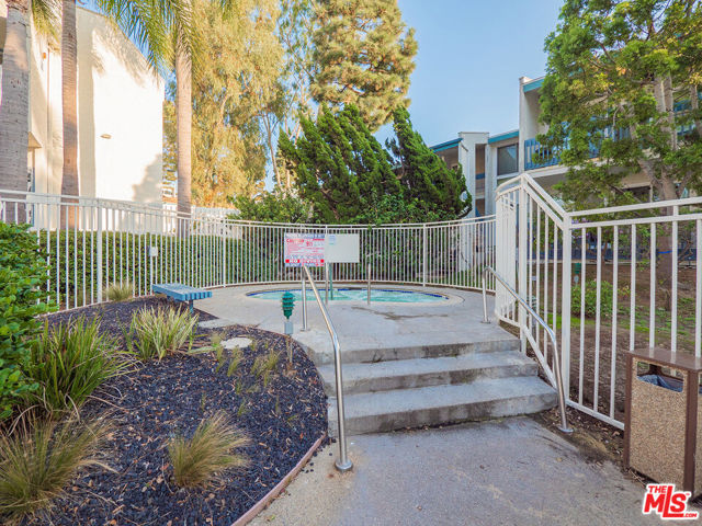 802 CAMINO REAL, Redondo Beach, California 90277, 1 Bedroom Bedrooms, ,1 BathroomBathrooms,Residential,Sold,CAMINO REAL,22120895