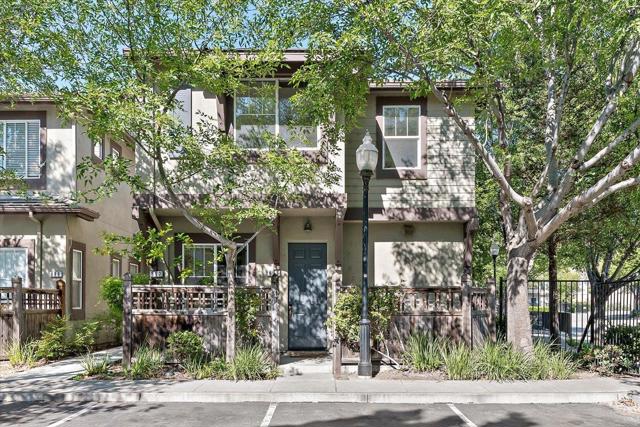 896 Towne Drive, Milpitas CA: https://media.crmls.org/mediaz/f11343e3-3496-4cf1-9da9-aee69181fc92.jpg