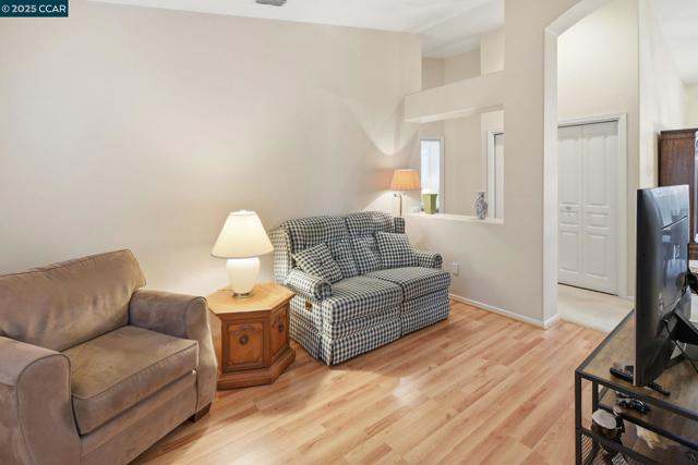 443 Mandarin Cir, Vacaville CA: https://media.crmls.org/mediaz/f113832e-4cce-4d45-8479-b71987b2899f.jpg