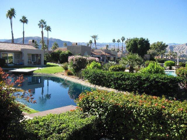 139 Lake Shore Drive, Rancho Mirage CA: https://media.crmls.org/mediaz/f113939d-3ad3-41b2-a5a0-366bb0f5bef9.jpg