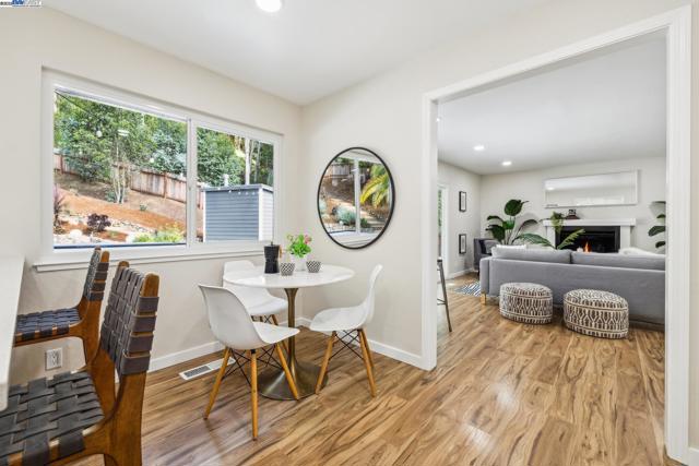 441 FOX HILLS COURT, Oakland CA: https://media.crmls.org/mediaz/f1139b13-6308-4a31-82ab-7fe90516f80e.jpg