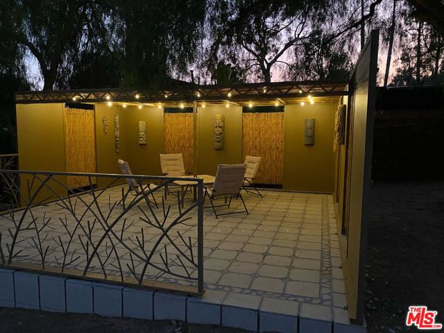 10555 Art Street, Sunland CA: https://media.crmls.org/mediaz/f1147298-0a33-4deb-969a-1d05e14322c4.jpg