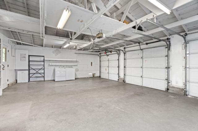 1425 Cedar Place, Los Altos CA: https://media.crmls.org/mediaz/f114e1b5-3e13-4052-90b4-2f0d68d80661.jpg