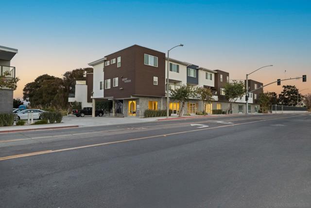 4100 Voltaire St, San Diego CA: https://media.crmls.org/mediaz/f11519cd-2351-43ce-a034-936b0079faf2.jpg