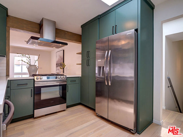 422 W Avenue 37, Los Angeles CA: https://media.crmls.org/mediaz/f1159be6-cfa5-4b0e-9a27-0d5495610be2.jpg