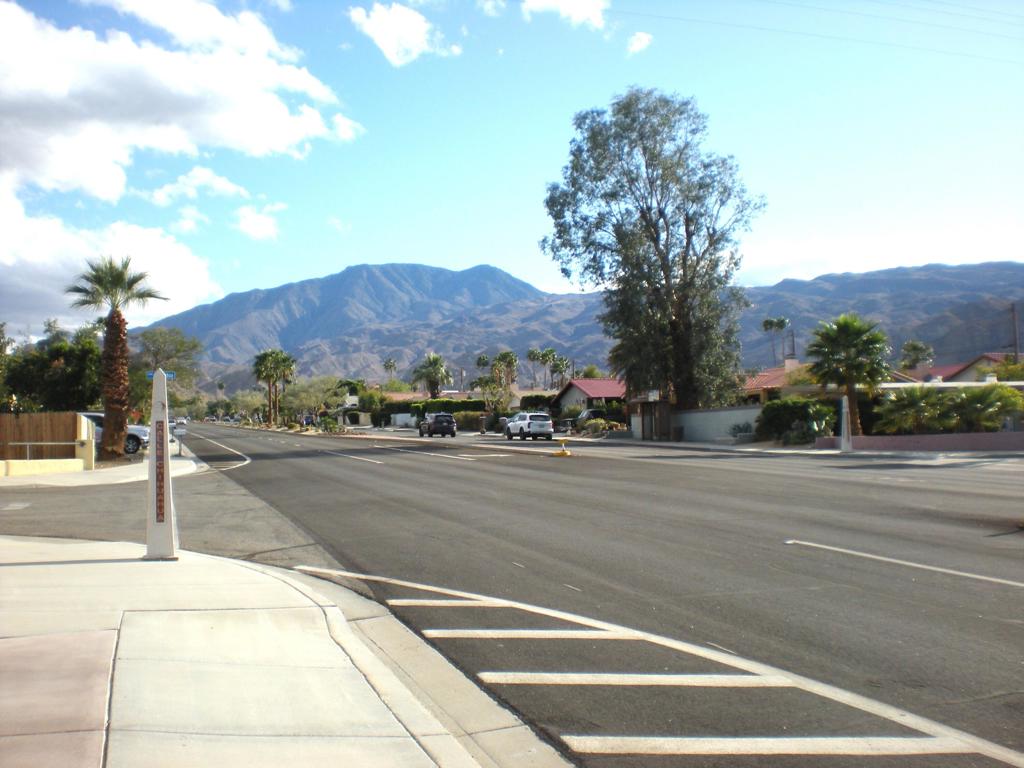 https://media.crmls.org/mediaz/f1169aec-049f-4735-8772-a7a0eceb9f0b.jpg?preset=X-Large