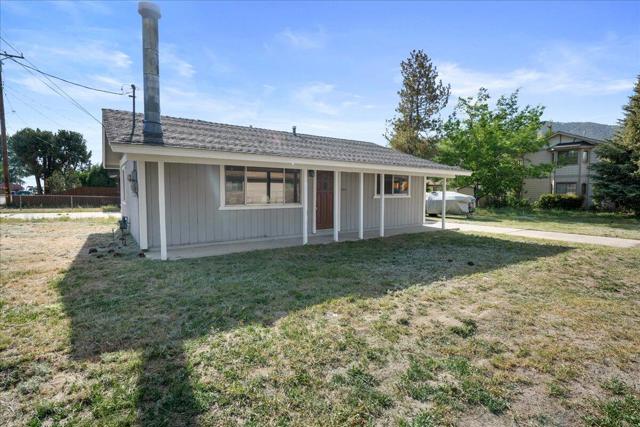 1101 W Country Club Boulevard, Big Bear CA: https://media.crmls.org/mediaz/f116a66c-b618-46b3-8178-5f12fdb85908.jpg