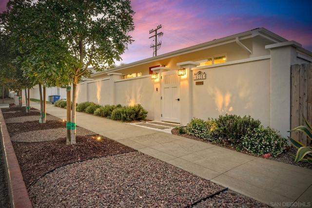 1221 4th St, San Diego CA: https://media.crmls.org/mediaz/f117720a-0d99-46d0-a972-07ce2cbfcfa6.jpg
