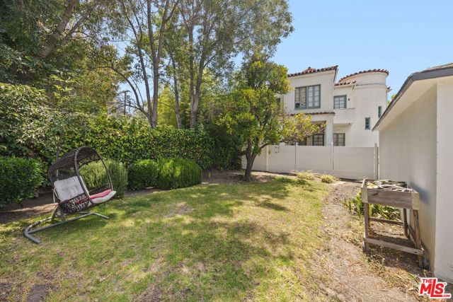 Drew Fenton | 12188 W Sunset Boulevard Los Angeles CA | MLS: 7295397