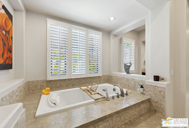 27 Cassis Circle, Rancho Mirage CA: https://media.crmls.org/mediaz/f117c8c7-4ddc-4853-9c3b-d89411b1a264.jpg