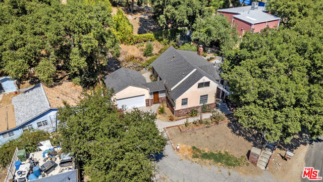 6349 Blanchard Canyon Road, Tujunga CA: https://media.crmls.org/mediaz/f117ef3d-30b2-4ee7-8ee8-24a47840d4db.jpg