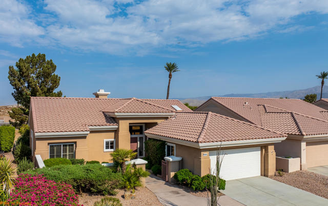 37953 Grand Oaks Avenue, Palm Desert CA: https://media.crmls.org/mediaz/f1181275-f160-429e-9c96-2eadf99e09fc.jpg
