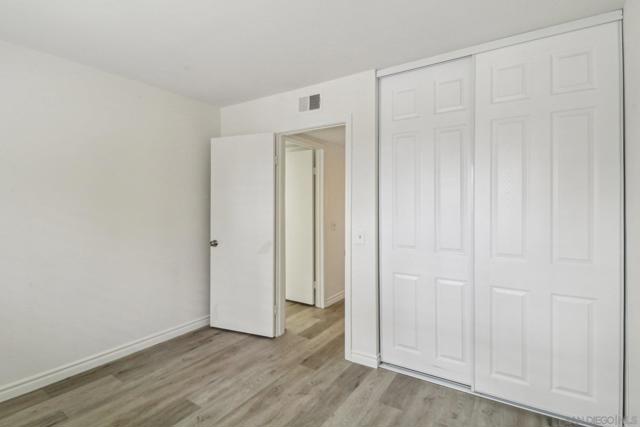 10263 Caminito Toronjo, San Diego CA: https://media.crmls.org/mediaz/f119147f-91d7-4056-9e95-b7e0bce50070.jpg