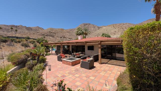 Image 5 of 65 For 40480 Via Entrada