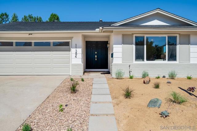 11384 Almazon St, San Diego CA: https://media.crmls.org/mediaz/f11a8b17-a5df-4b13-8fbb-0d5f9cef0303.jpg