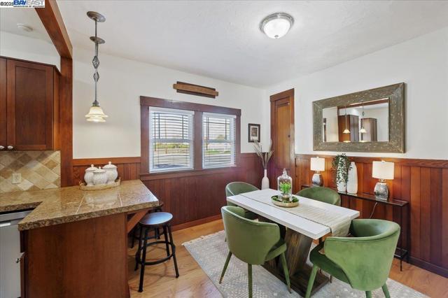 905 S Livermore Ave, Livermore CA: https://media.crmls.org/mediaz/f11ab828-ed8f-4e18-8c22-7d8361c02a84.jpg